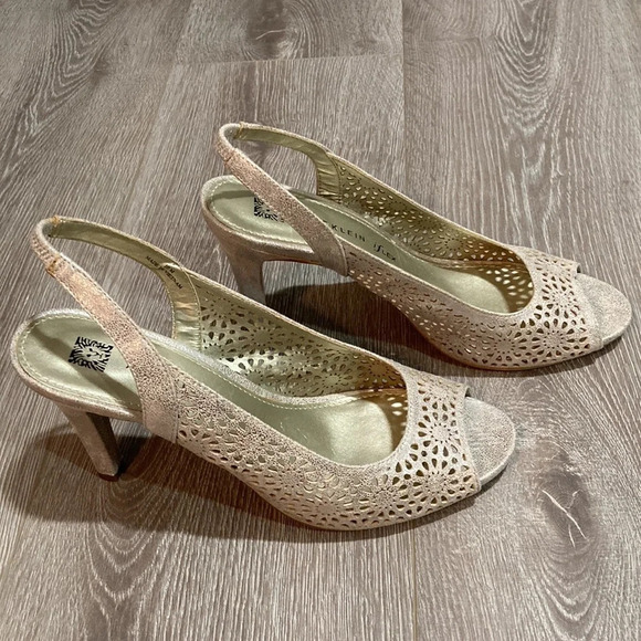 Anne Klein Akodea Light Gold Metallic Slingback Heels 10 - Picture 2 of 14